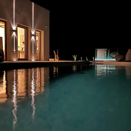 Dilion - Luxury In Antiparos
